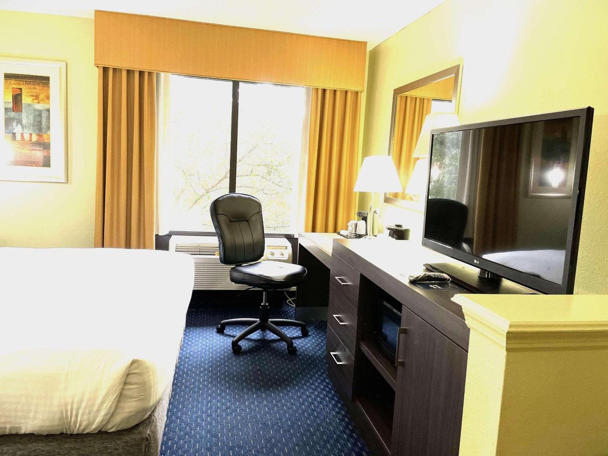Park Inn By Radisson Albany Zewnętrze zdjęcie
